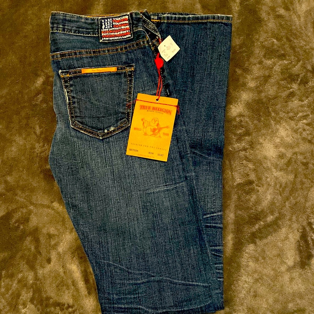 Demi jeans for your everyday wear , brand new jeans